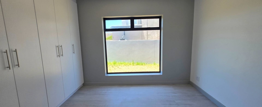 5 Bedroom Property for Sale in Kleinbaai Western Cape